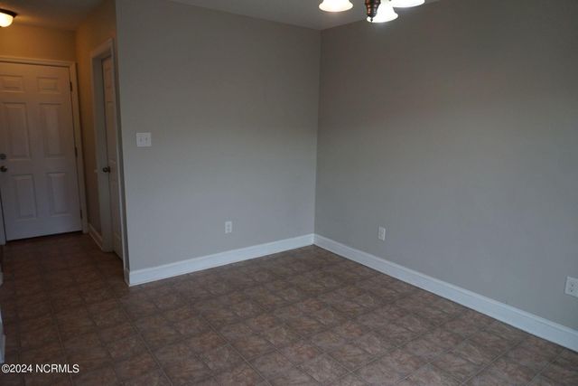 407 Sundown Court, Hubert, NC 28539