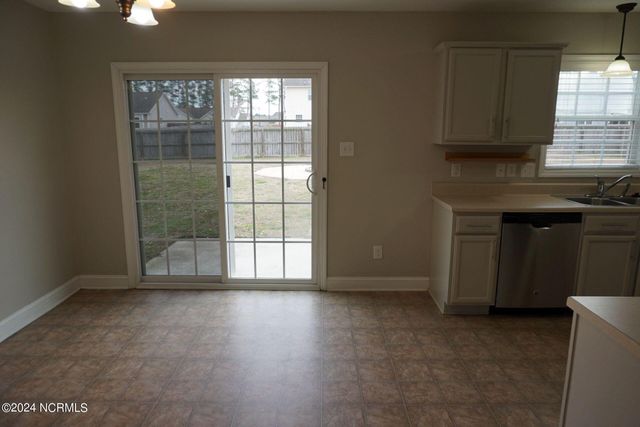 407 Sundown Court, Hubert, NC 28539