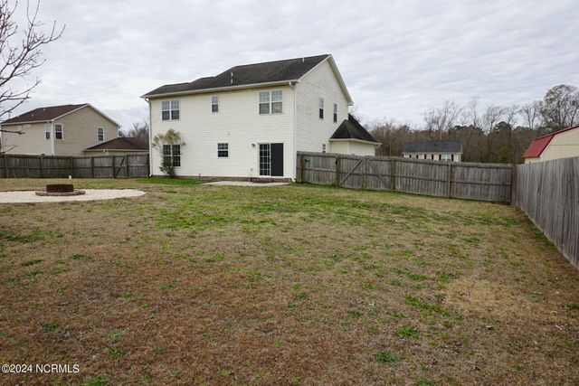 407 Sundown Court, Hubert, NC 28539