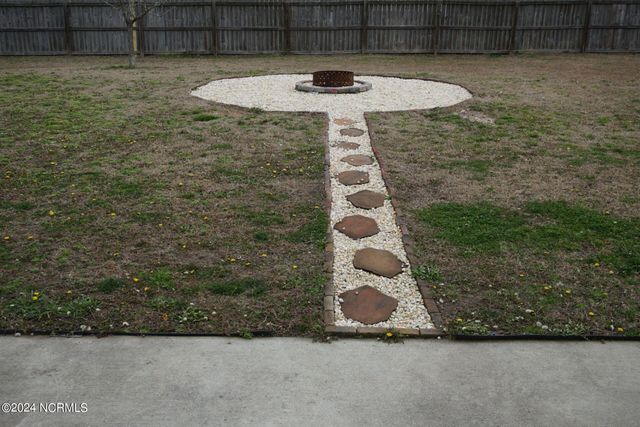 407 Sundown Court, Hubert, NC 28539