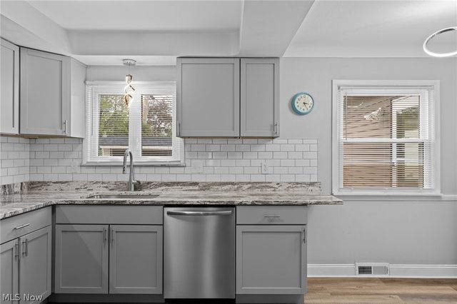 3873 Washington Boulevard, University Heights, OH 44118