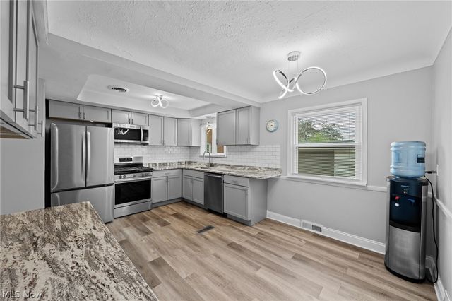 3873 Washington Boulevard, University Heights, OH 44118
