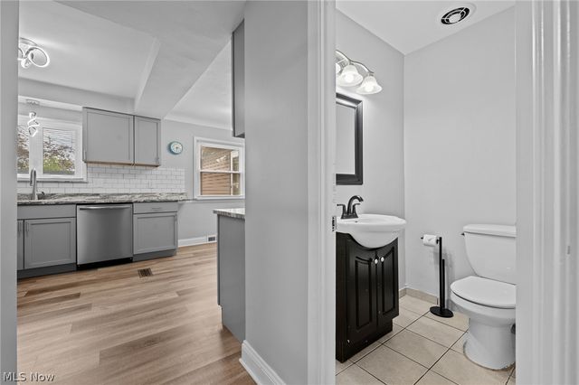 3873 Washington Boulevard, University Heights, OH 44118