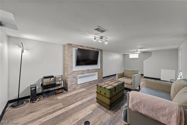 3873 Washington Boulevard, University Heights, OH 44118