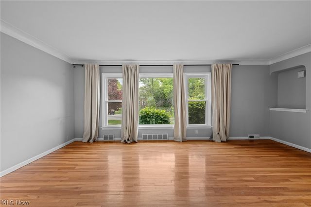 3873 Washington Boulevard, University Heights, OH 44118