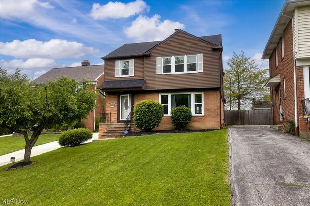 3873 Washington Boulevard, University Heights, OH 44118