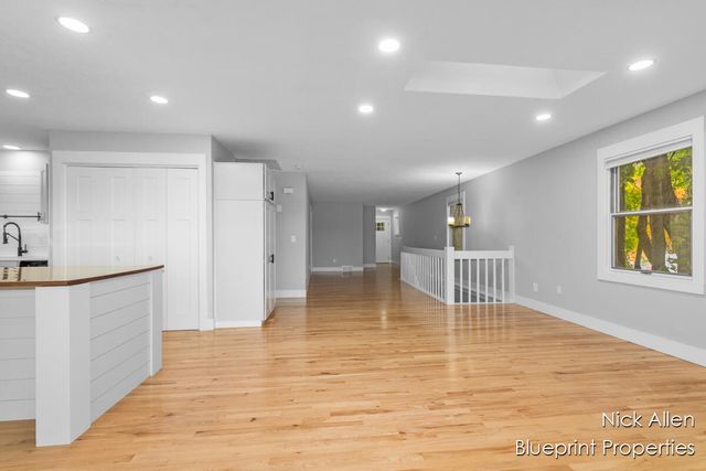 7093 Peninsula Drive NE, Rockford, MI 49341