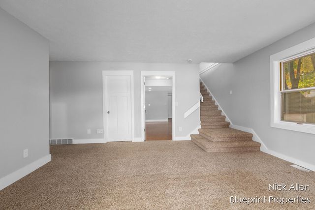 7093 Peninsula Drive NE, Rockford, MI 49341