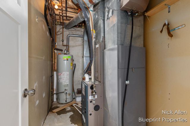 7093 Peninsula Drive NE, Rockford, MI 49341