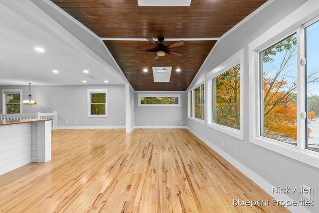 7093 Peninsula Drive NE, Rockford, MI 49341