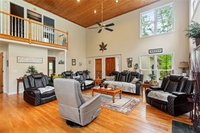 310 Fernwood Drive, Salem, SC 29676