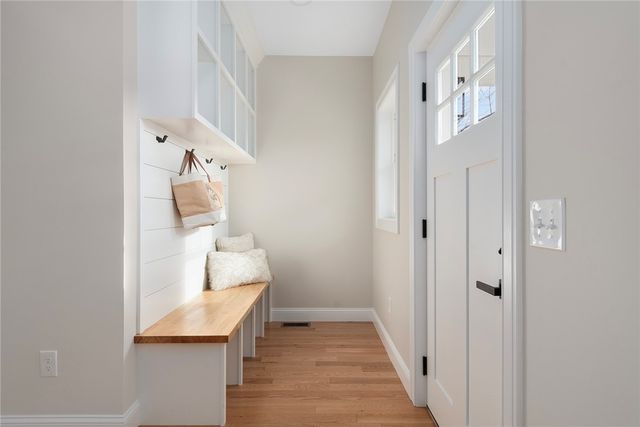 39 Winsor Street, East Providence, RI 02914