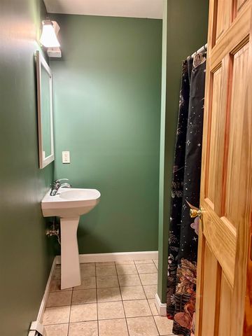 7 Sampson Drive, Barnstead, NH 03225