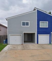 811 Knights Bridge Lane A, Webster, TX 77058