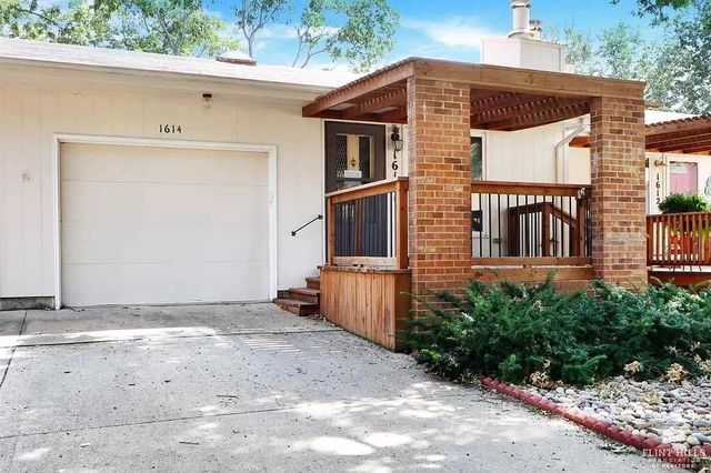 1614 Woodcrest, Manhattan, KS 66502