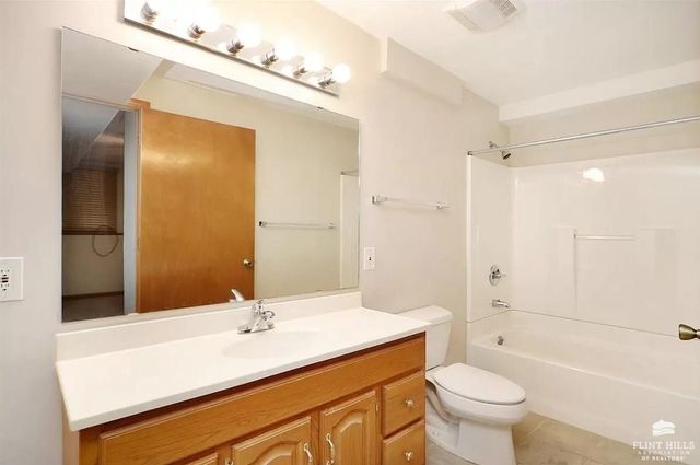 1614 Woodcrest, Manhattan, KS 66502