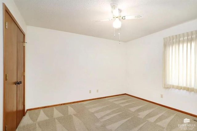1614 Woodcrest, Manhattan, KS 66502