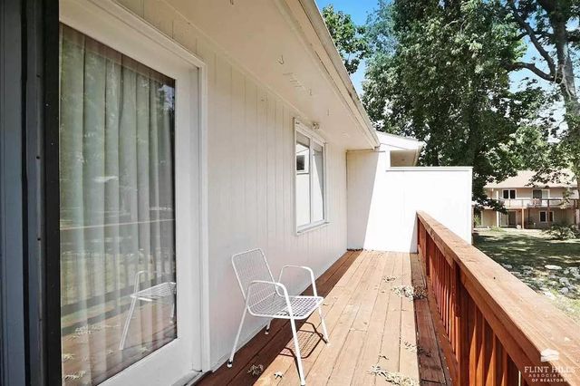 1614 Woodcrest, Manhattan, KS 66502