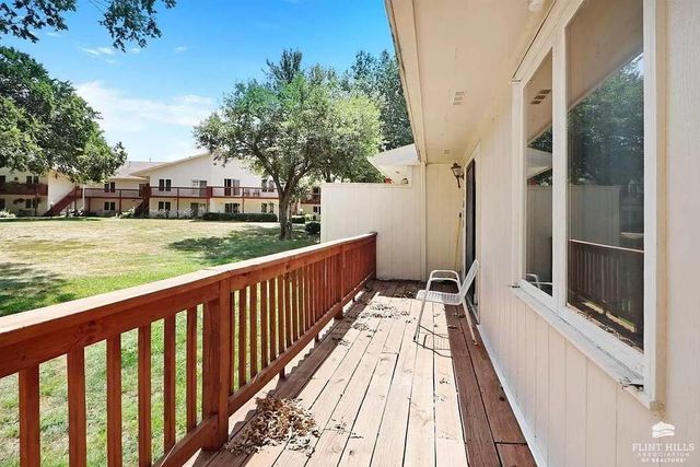 1614 Woodcrest, Manhattan, KS 66502