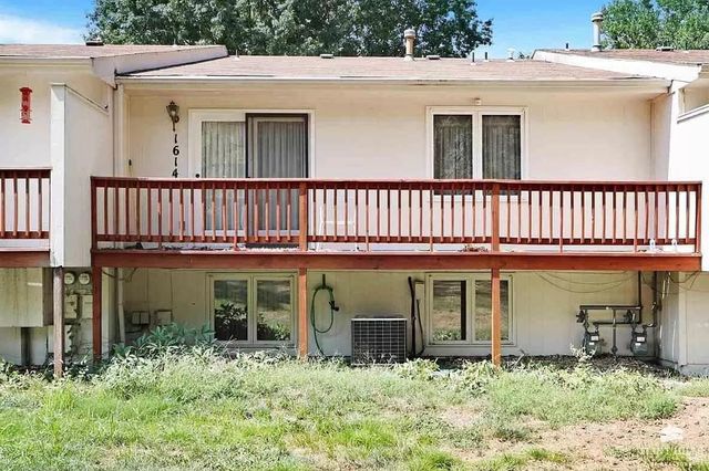 1614 Woodcrest, Manhattan, KS 66502