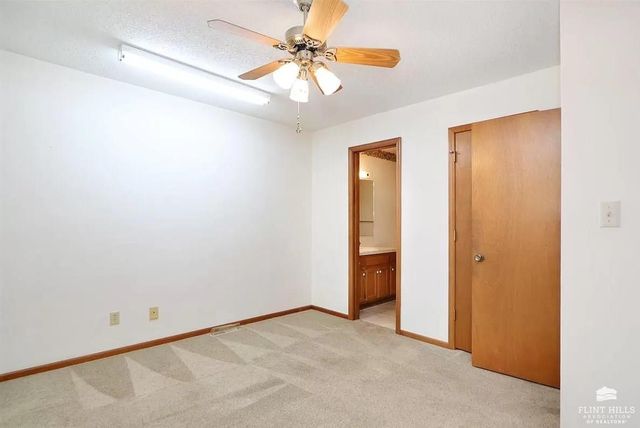 1614 Woodcrest, Manhattan, KS 66502