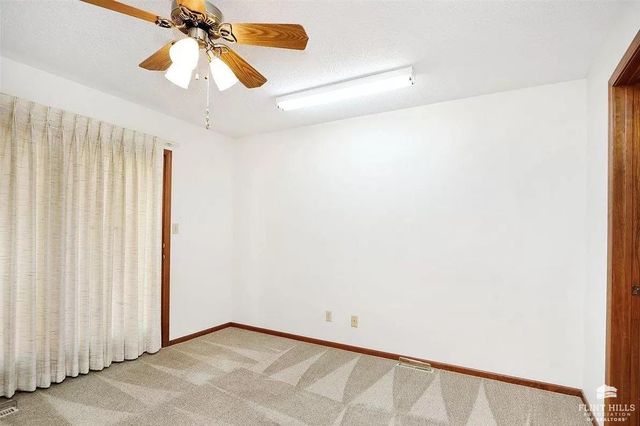 1614 Woodcrest, Manhattan, KS 66502