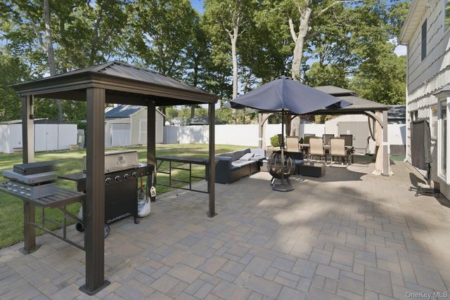 28 Cedar Heights Drive, Ridge, NY 11961