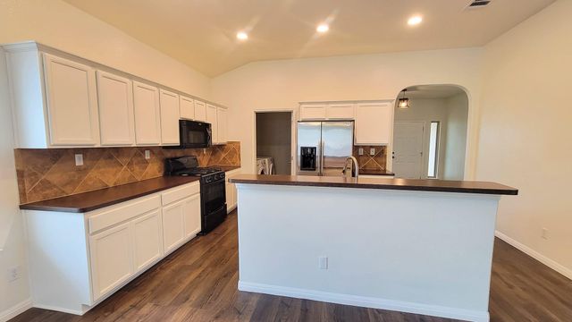 1408 Twin CV, Kyle, TX 78640