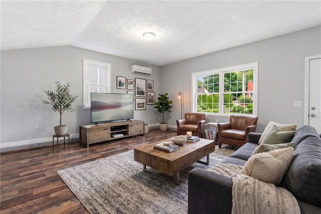 38 Franklin Street, East Providence, RI 02915