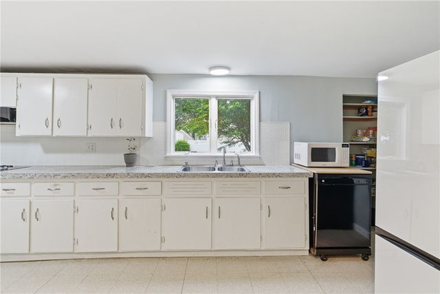 38 Franklin Street, East Providence, RI 02915