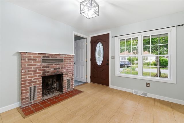 38 Franklin Street, East Providence, RI 02915