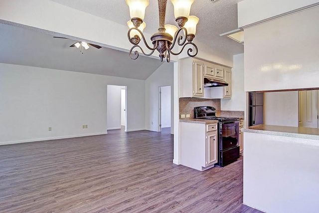 4305 Beard Dr, Corpus Christi, TX 78413