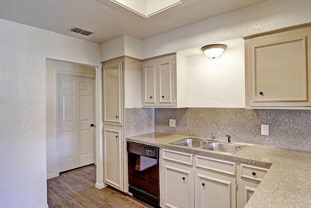 4305 Beard Dr, Corpus Christi, TX 78413