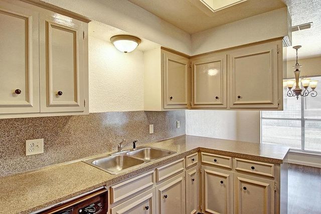4305 Beard Dr, Corpus Christi, TX 78413