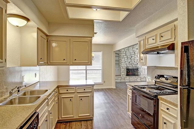 4305 Beard Dr, Corpus Christi, TX 78413