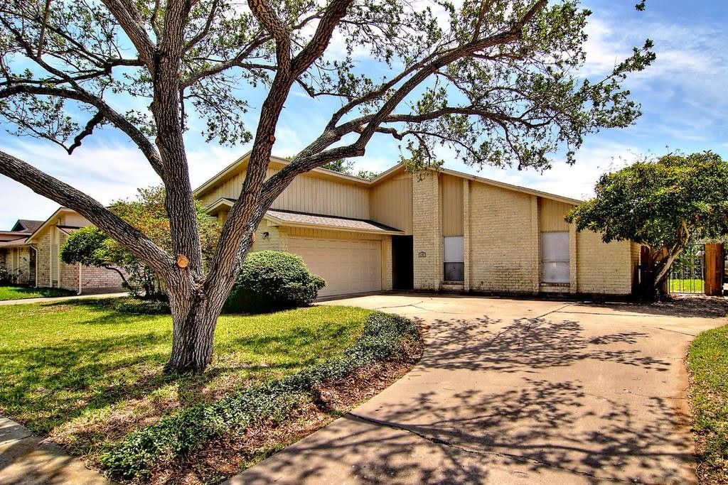 4305 Beard Dr, Corpus Christi, TX 78413