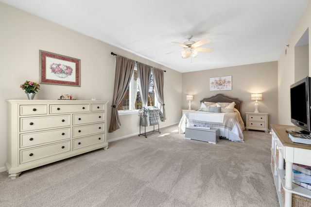 2240 S Grace Street 303, Lombard, IL 60148