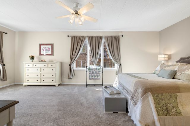 2240 S Grace Street 303, Lombard, IL 60148