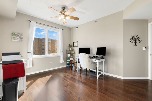 2240 S Grace Street 303, Lombard, IL 60148