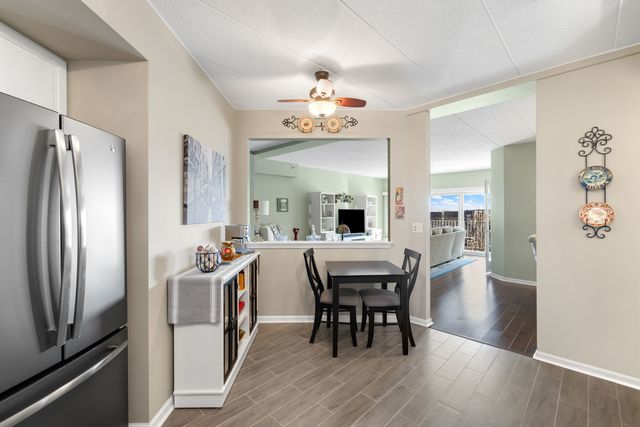 2240 S Grace Street 303, Lombard, IL 60148