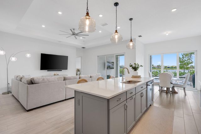 10466 Northbrook Circle, Palm Beach Gardens, FL 33412