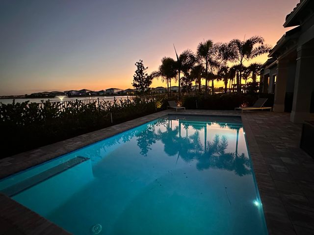 10466 Northbrook Circle, Palm Beach Gardens, FL 33412