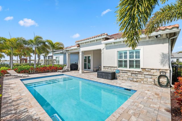 10466 Northbrook Circle, Palm Beach Gardens, FL 33412
