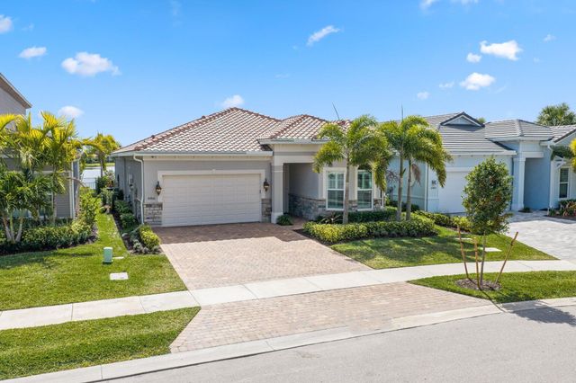 10466 Northbrook Circle, Palm Beach Gardens, FL 33412