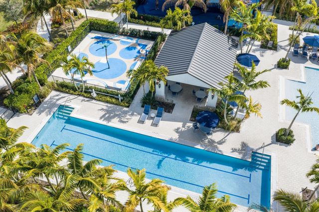10466 Northbrook Circle, Palm Beach Gardens, FL 33412
