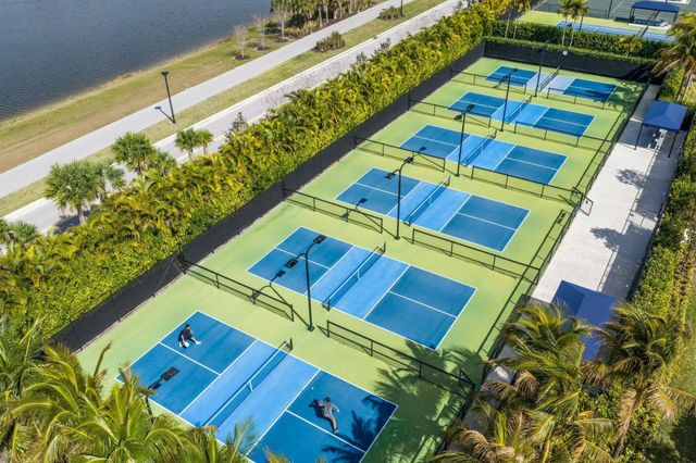 10466 Northbrook Circle, Palm Beach Gardens, FL 33412