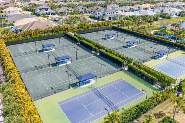 10466 Northbrook Circle, Palm Beach Gardens, FL 33412