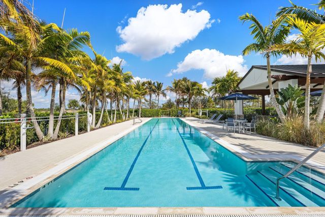 10466 Northbrook Circle, Palm Beach Gardens, FL 33412
