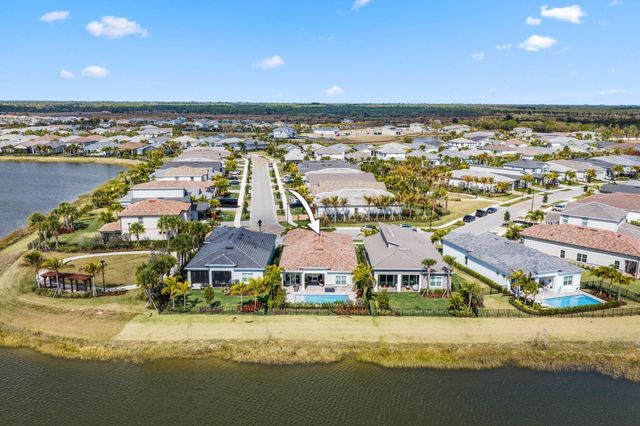 10466 Northbrook Circle, Palm Beach Gardens, FL 33412