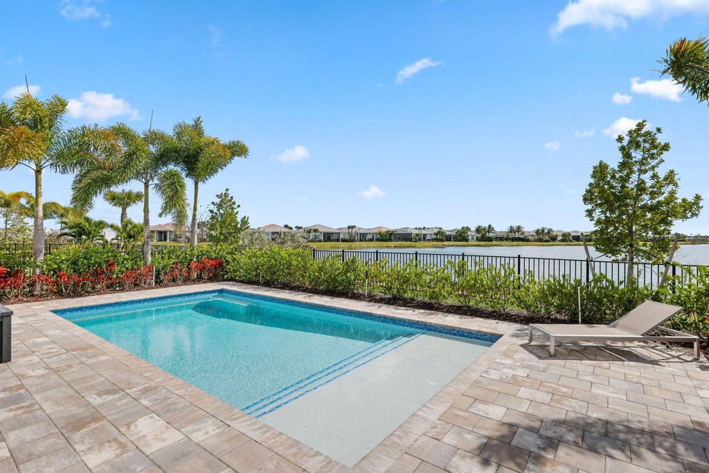 10466 Northbrook Circle, Palm Beach Gardens, FL 33412